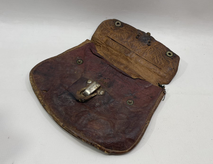 OSMANLI DÖNEMİ DERİDEN MAMUL ASKERİ ULAK ÇANTASI