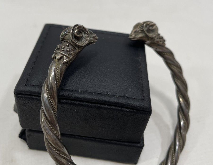 OSMANLI DÖNEMİ KOÇ BAŞLI GÜMÜŞ BİLEZİK - PAZUBEND