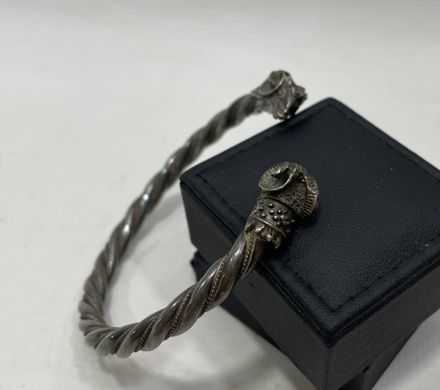 OSMANLI DÖNEMİ KOÇ BAŞLI GÜMÜŞ BİLEZİK - PAZUBEND