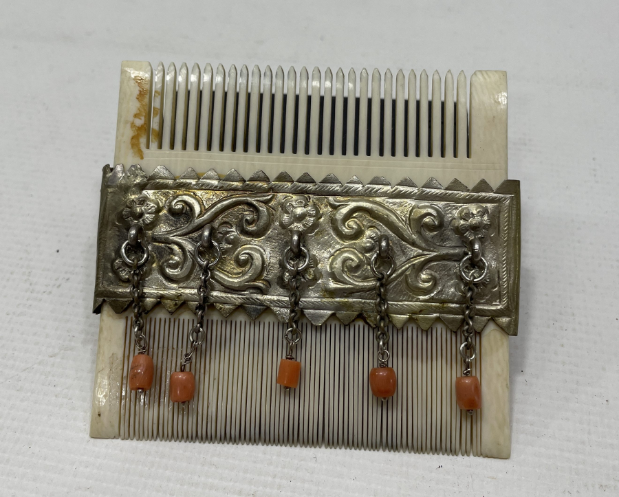 OSMANLI DÖNEMİ NADİR FİLDİŞİ ÜZERİ GÜMÜŞ VE MERCANLI GELİN TARAĞI