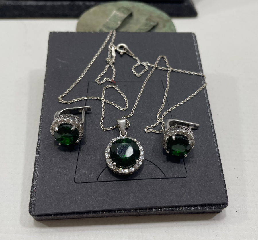 ÜZERİ DOĞAL TAŞLI GÜMÜŞ KOLYE KÜPE TAKIMI