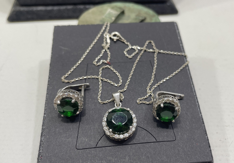 ÜZERİ DOĞAL TAŞLI GÜMÜŞ KOLYE KÜPE TAKIMI