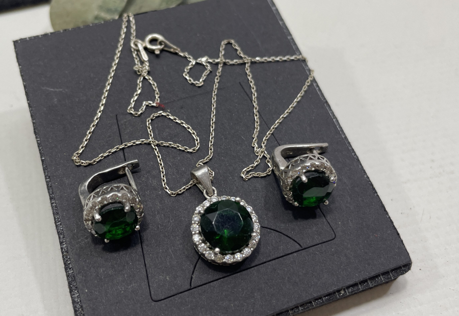 ÜZERİ DOĞAL TAŞLI GÜMÜŞ KOLYE KÜPE TAKIMI