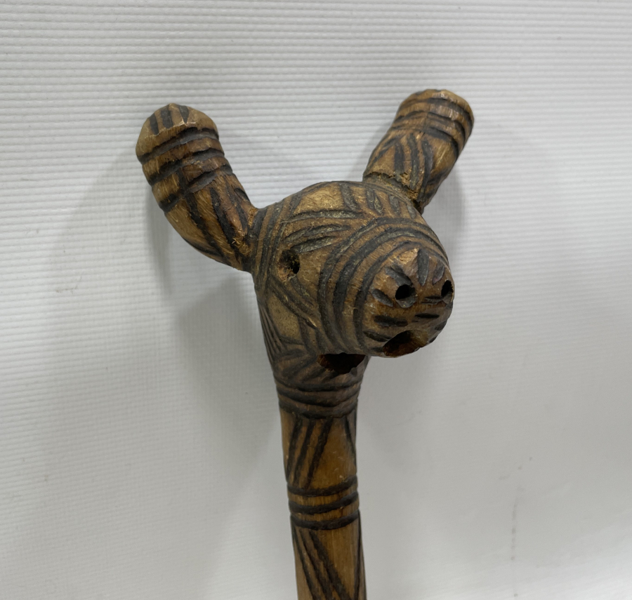 ÜZERİ İŞLEMELİ ANTİKA AHŞAP ÇEŞME AĞZI