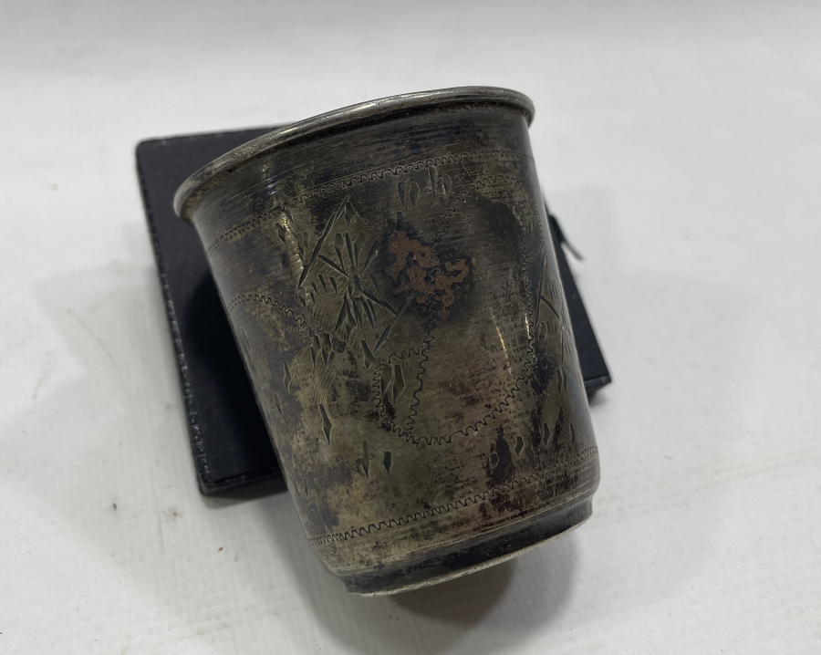 ÜZERİ KALEM İŞÇİLİKLİ GÜMÜŞ BARDAK