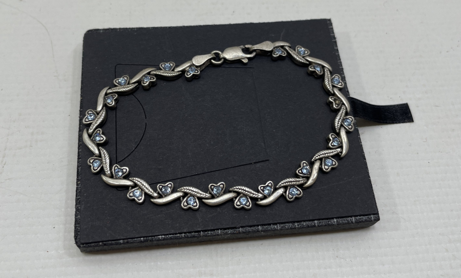 ÜZERİ TAŞLI GÜMÜŞ BİLEKLİK