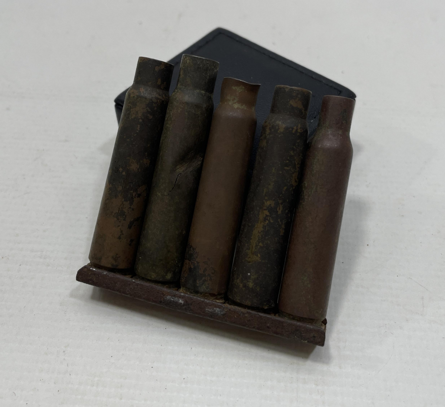 1. DÜNYA SAVAŞI DÖNEMİ ŞARJÖRÜNDE MAVZER MERMİSİ KOVANLARI