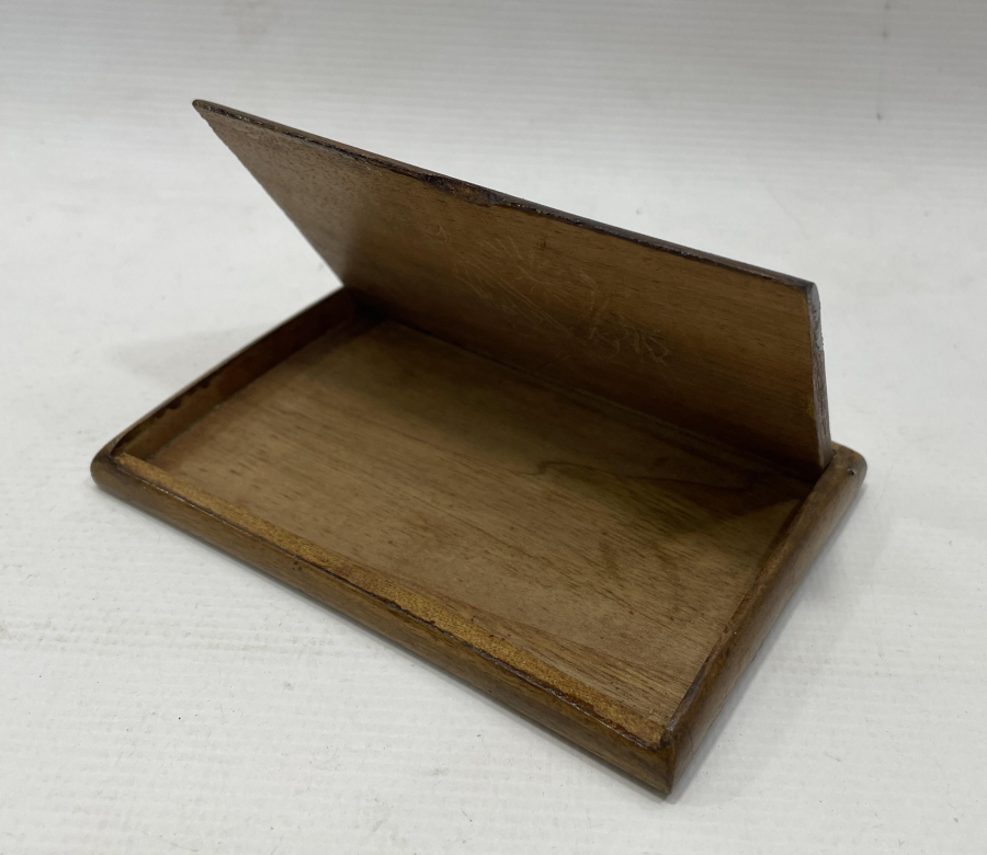 İÇİNDE MEŞRUTİYET SANCAĞI BULUNAN OSMANLI DÖNEMİ RUM İŞİ TÜTÜN TABAKASI