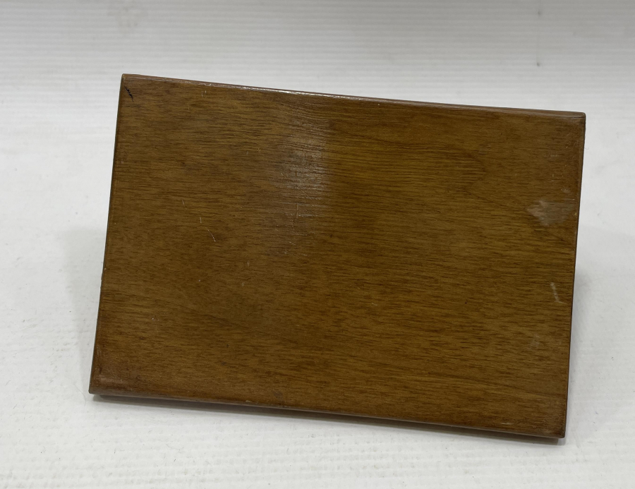 İÇİNDE MEŞRUTİYET SANCAĞI BULUNAN OSMANLI DÖNEMİ RUM İŞİ TÜTÜN TABAKASI