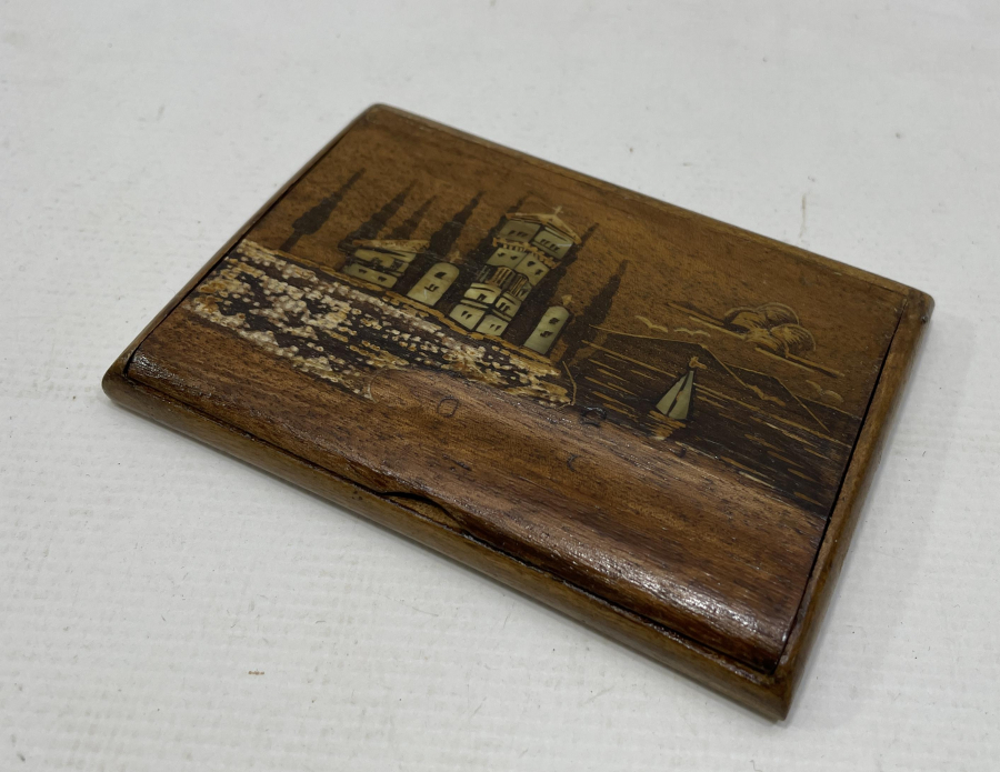 İÇİNDE MEŞRUTİYET SANCAĞI BULUNAN OSMANLI DÖNEMİ RUM İŞİ TÜTÜN TABAKASI