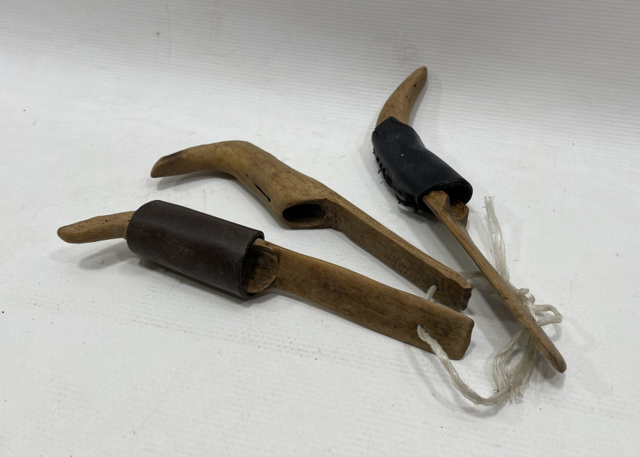 OSMANLI DÖNEMİ DERİ APLİKLİ AHŞAP ELLİK LOTU