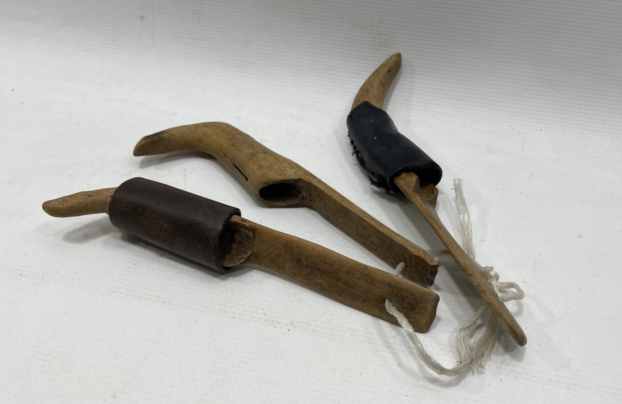 OSMANLI DÖNEMİ DERİ APLİKLİ AHŞAP ELLİK LOTU