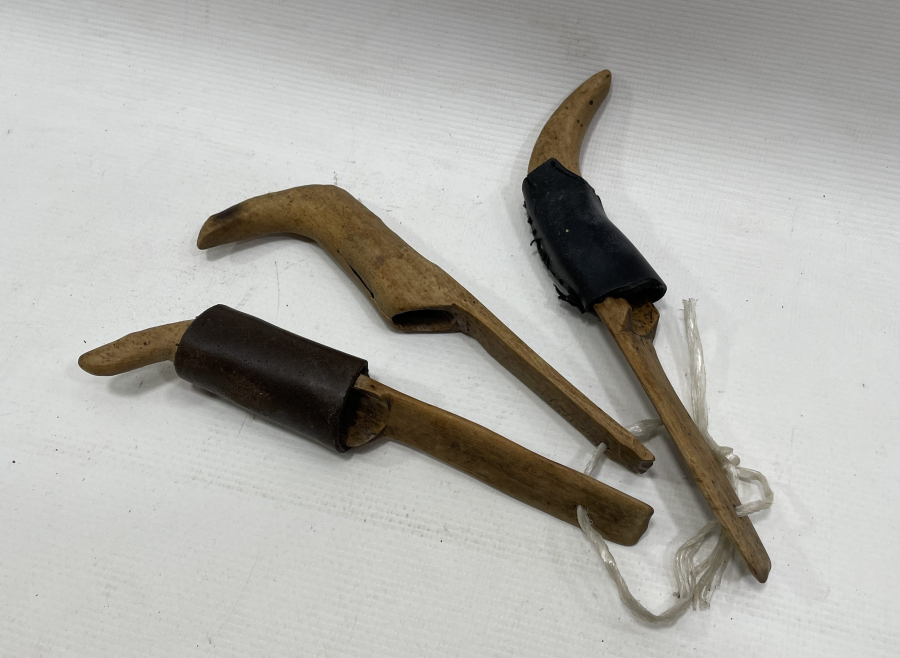 OSMANLI DÖNEMİ DERİ APLİKLİ AHŞAP ELLİK LOTU