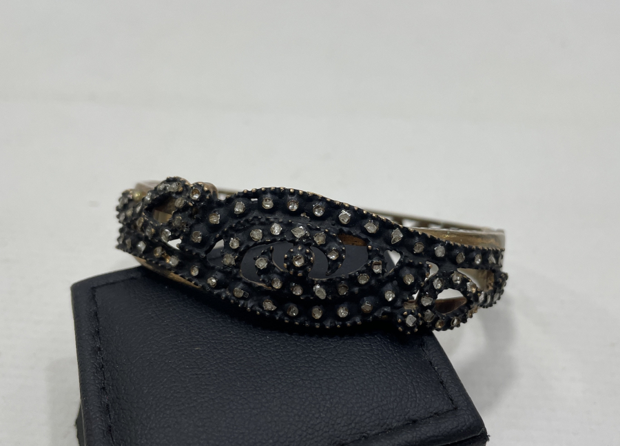 ÜZERİ ELMAS TAŞLI BİLEZİK