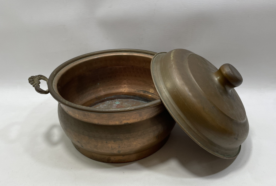 ANTİKA KAPAKLI BAKIR TENCERE
