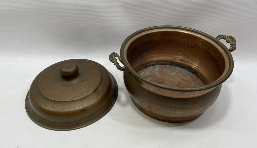 ANTİKA KAPAKLI BAKIR TENCERE