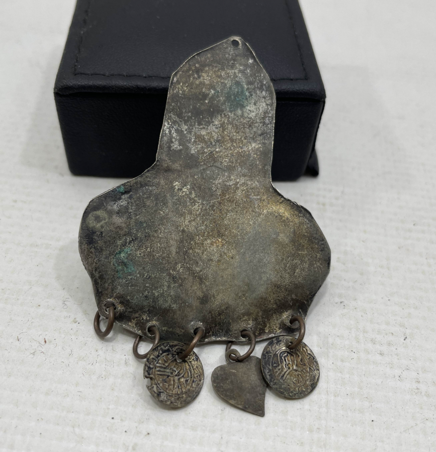 ÜZERİ GÜVERSE İŞÇİLİKLİ OSMANLI DÖNEMİ MEVLEVİ SİKKESİ FORMUNDA KOLYE