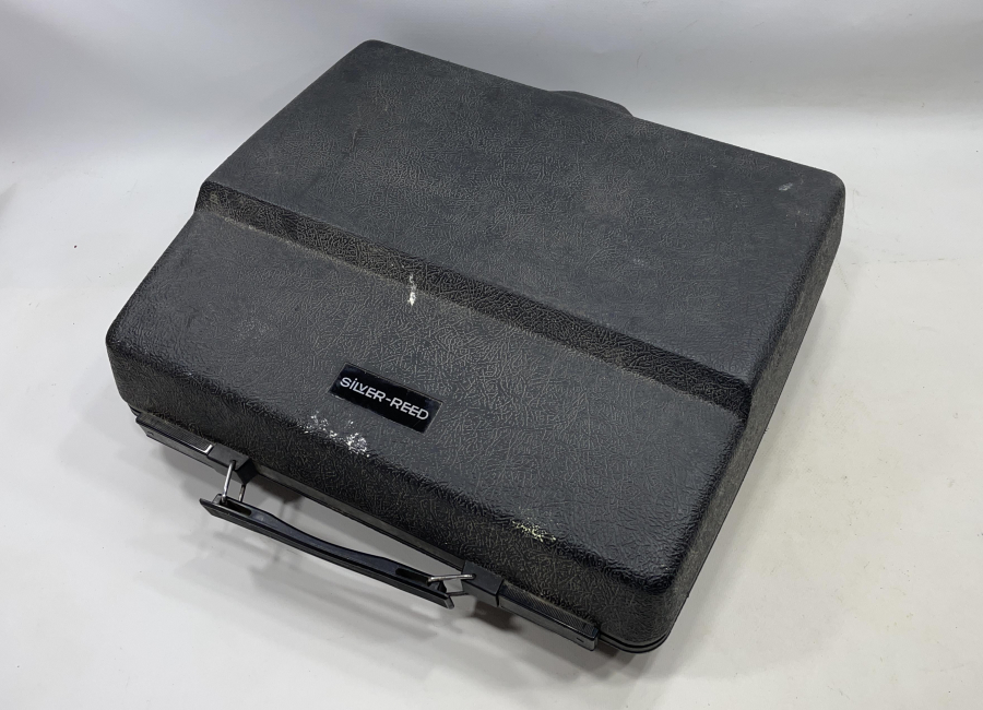 ÇİL KONDİSYONDA  BÜYÜK BOY ANTİKA ELEKTRİKLİ DAKTİLO