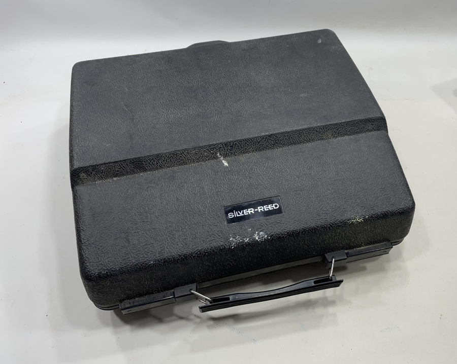 ÇİL KONDİSYONDA  BÜYÜK BOY ANTİKA ELEKTRİKLİ DAKTİLO