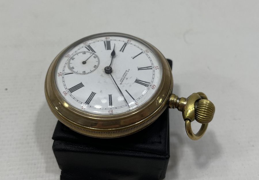 KURMALI ALTIN KAPLAMA İNGİLİZ CEP SAATİ