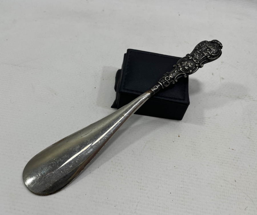 GÜMÜŞ SAPLI ANTİKA AYAKKABI ÇEKECEĞİ