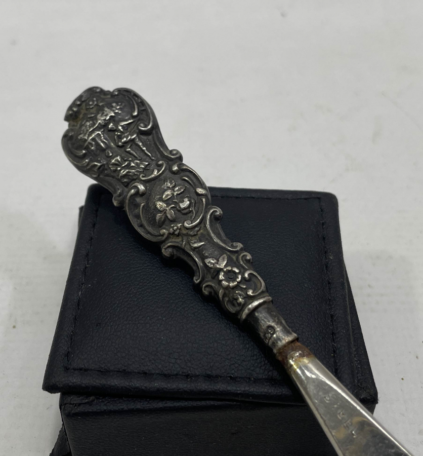 GÜMÜŞ SAPLI ANTİKA AYAKKABI ÇEKECEĞİ