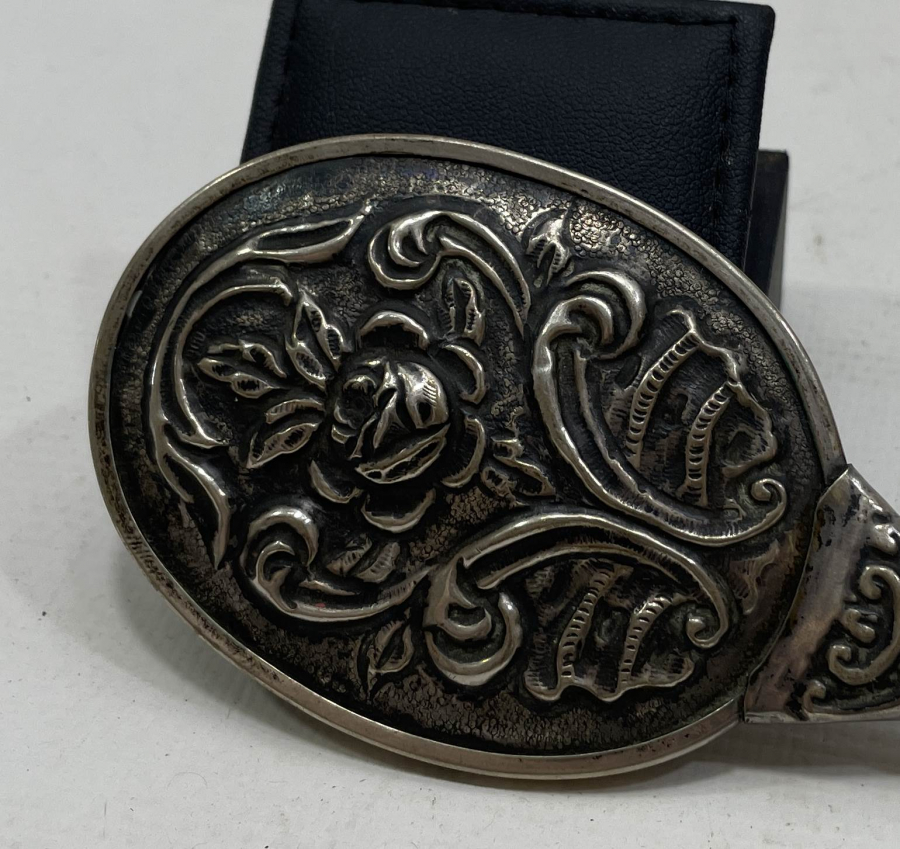 KABARTMA İŞÇİLİKLİ GÜMÜŞ EL AYNASI