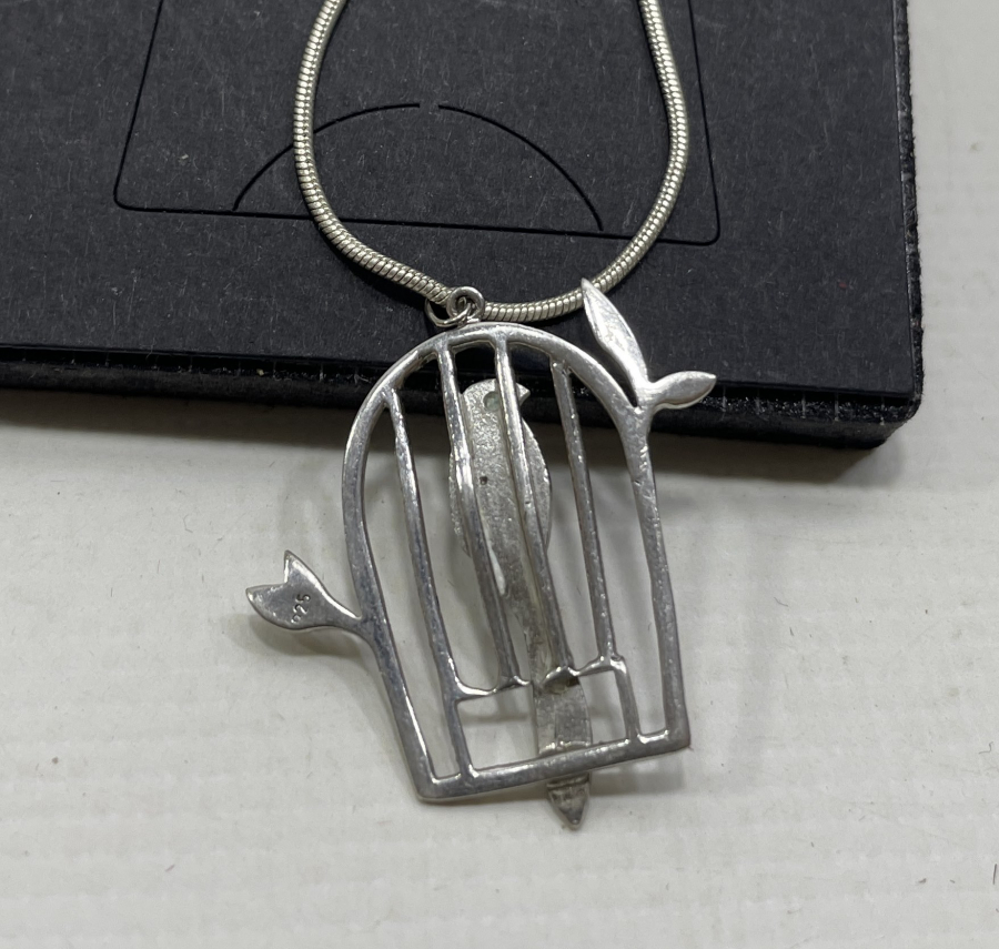 KAFESTEKİ BÜLBÜL KONULU GÜMÜŞ KOLYE