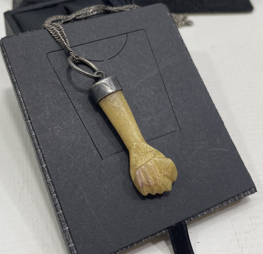 KEMİKTEN MAMUL ANTİKA GÜMÜŞ KOLYE UCU