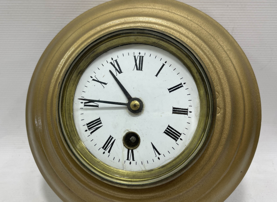 PORSELEN KADRANLI KURMALI ANTİKA DUVAR SAATİ