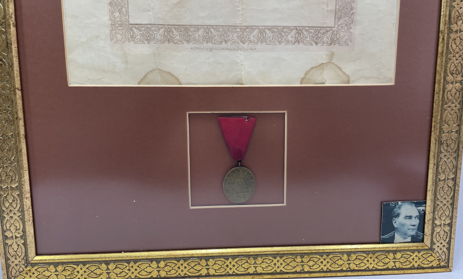 OSMANLICA YAZILI BERATLI İSTİKLAL MADALYASI