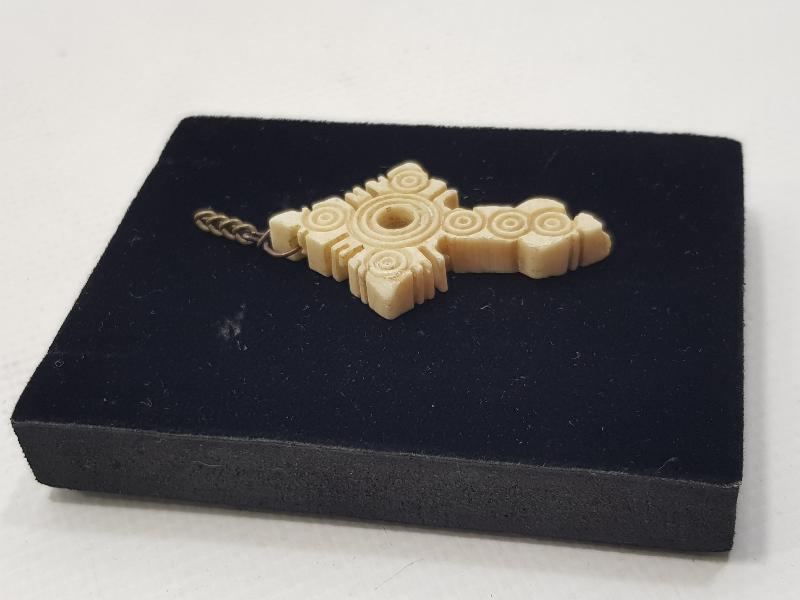 FİL DİŞİ HAÇ KOLYE UCU