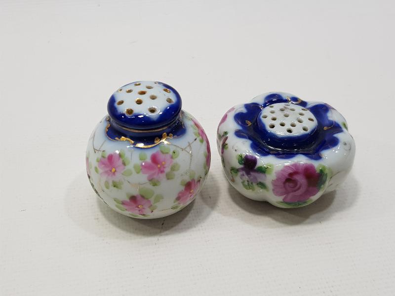 OSMANLI DÖNEMİ BİR ÇİFT PORSELEN BAHARATLIK