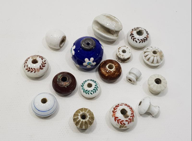 OSMANLI DÖNEMİ PORSELEN ÇEKMECE KULPLARI LOTU