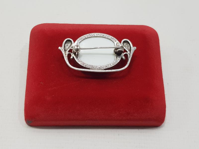 AY TAŞLI GÜMÜŞ BROŞ