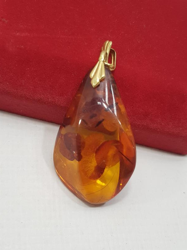 DAMLA KEHRİBAR KOLYE UCU