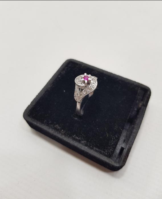 YAKUT TAŞLI PIRLANTA YÜZÜK 