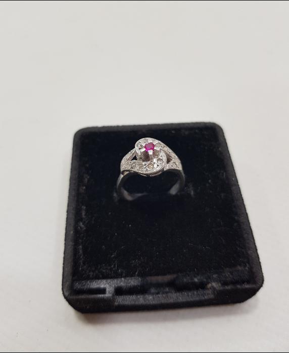 YAKUT TAŞLI PIRLANTA YÜZÜK 