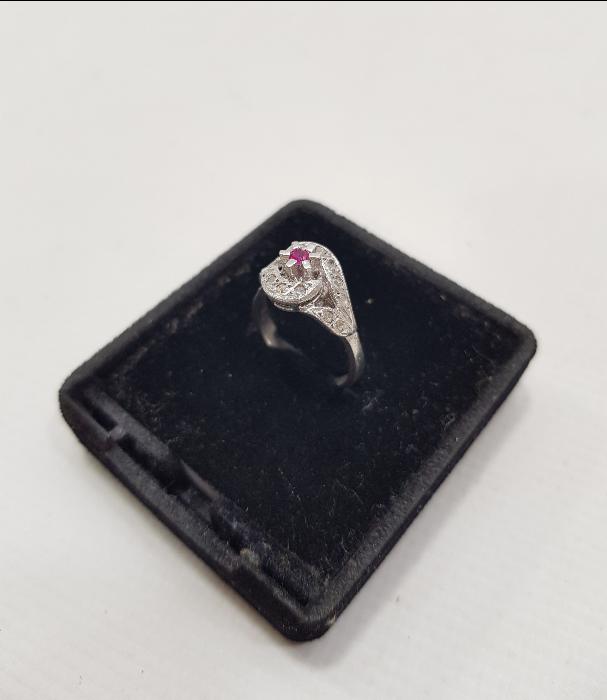 YAKUT TAŞLI PIRLANTA YÜZÜK 