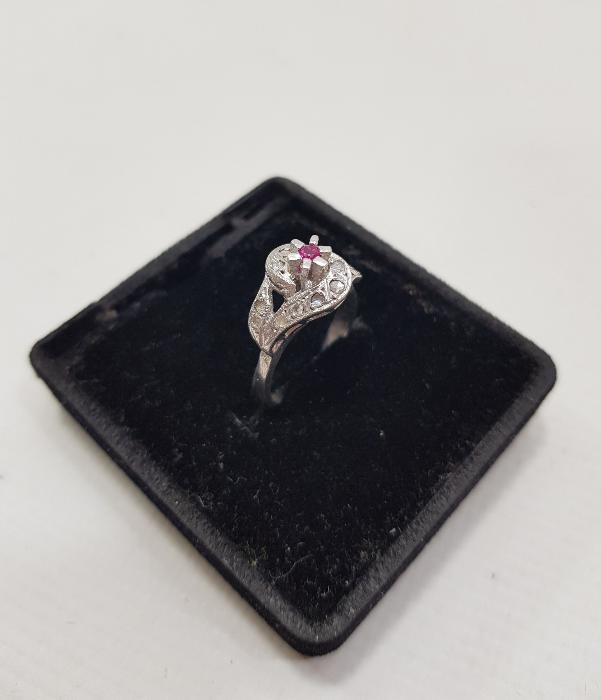 YAKUT TAŞLI PIRLANTA YÜZÜK 