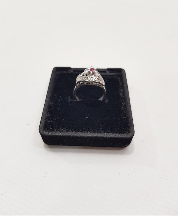 YAKUT TAŞLI PIRLANTA YÜZÜK 