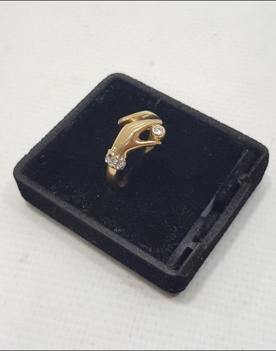 ZİRKON TAŞLI EL FORMLU ALTIN KAPLAMA YÜZÜK