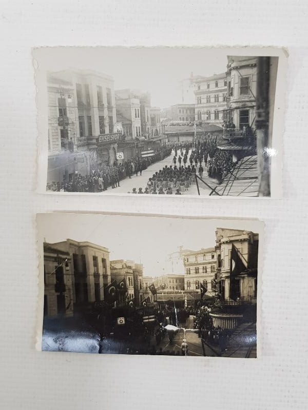 ATATÜRK'ÜN CENAZE MERASİMİ KONULU İKİ ADET FOTOĞRAF