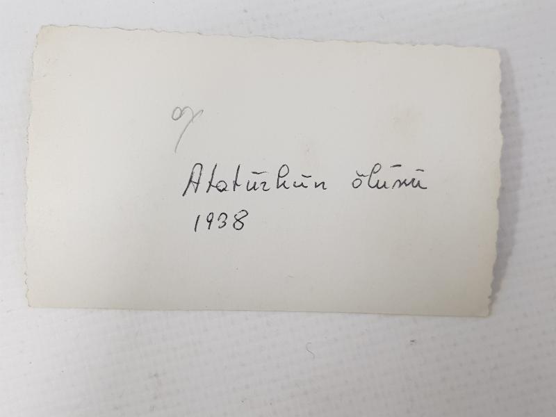 ATATÜRK'ÜN CENAZE MERASİMİ KONULU İKİ ADET FOTOĞRAF