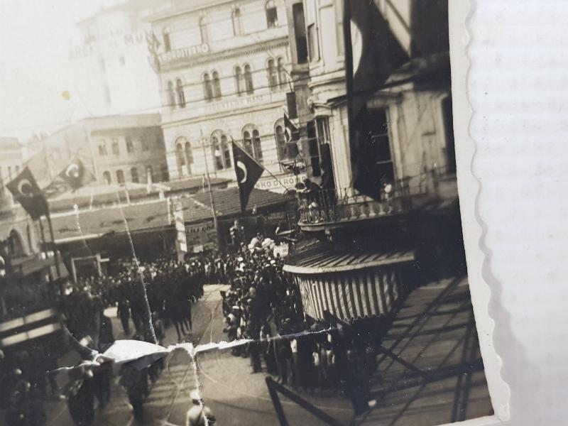 ATATÜRK'ÜN CENAZE MERASİMİ KONULU İKİ ADET FOTOĞRAF