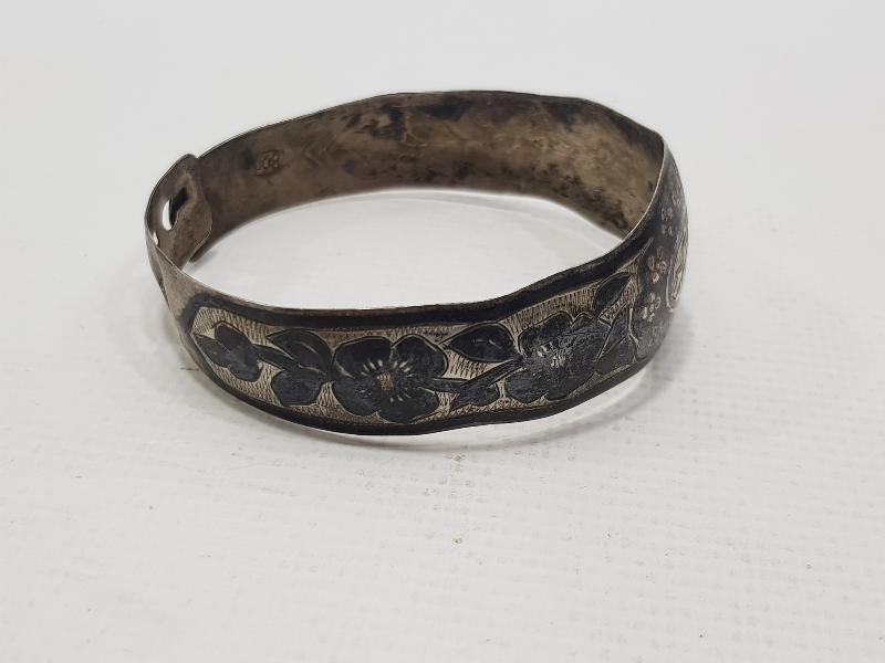 1930'LARDAN YADİGAR YAZILI SAVATLI GÜMÜŞ BİLEZİK