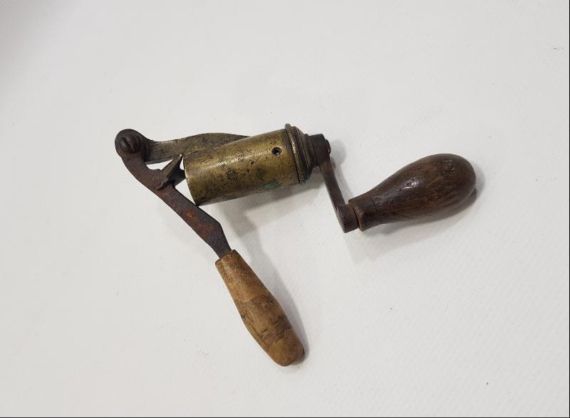 ANTİKA FİŞEK SIKIŞTIRMA ALETİ