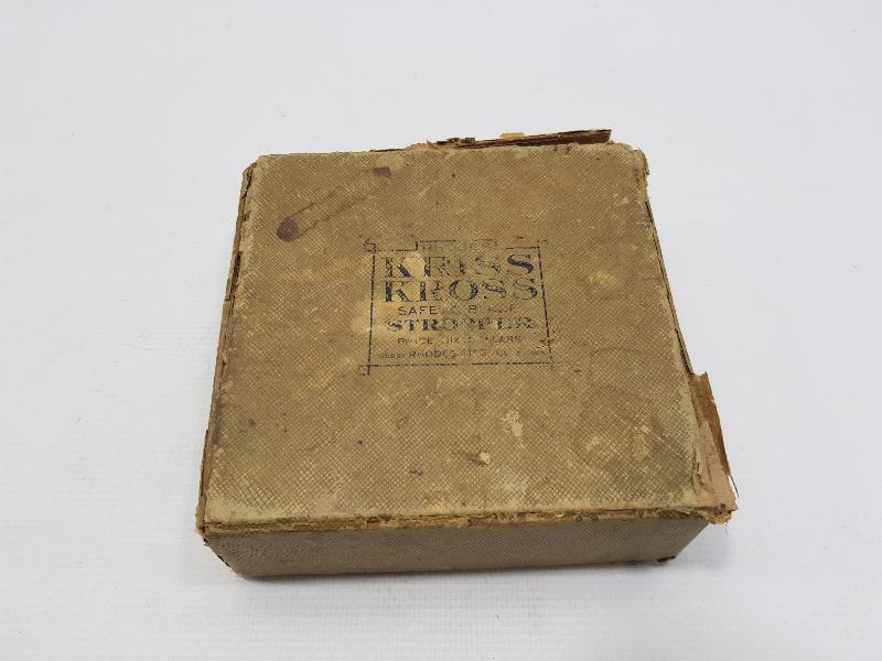 KUTUSUNDA ANTİKA JİLET BİLEME ALETİ 