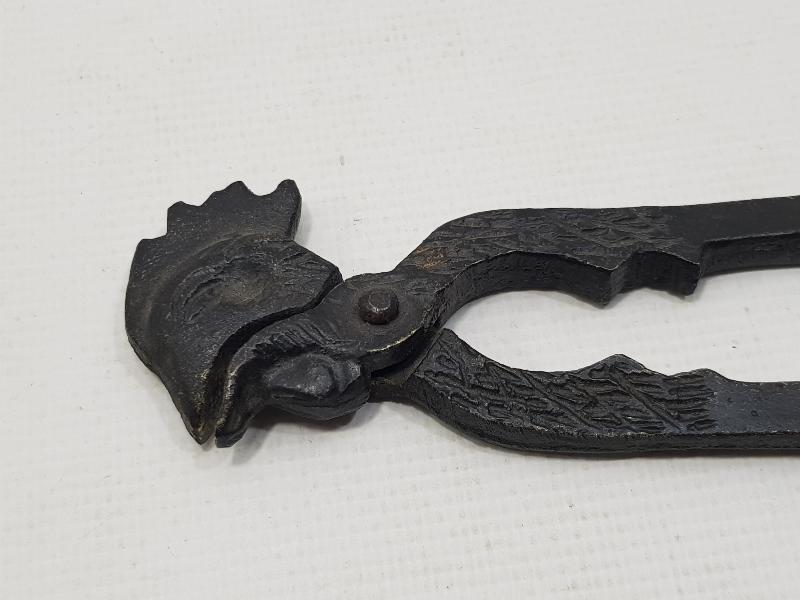 OSMANLI DÖNEMİ HOROZ FORMLU FINDIK KIRMA ALETİ