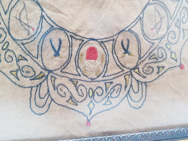 TEKKE İŞİ DERVİŞ SİKKELİ, OSMANLI DEVLET ARMALI VE TUĞRALI DUVAR PANOSU